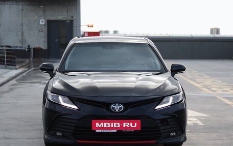 Toyota Camry, 2021 год, 2 700 000 рублей, 2 фотография