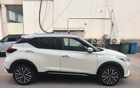 Nissan Kicks I, 2022 год, 1 650 000 рублей, 4 фотография