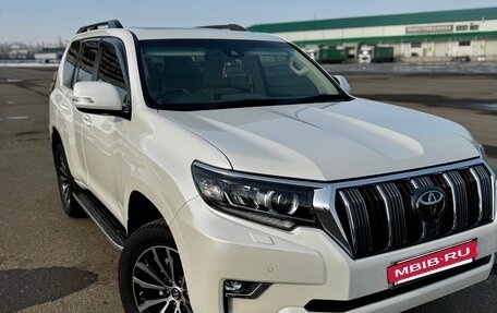 Toyota Land Cruiser Prado 150 рестайлинг 2, 2021 год, 5 899 000 рублей, 3 фотография