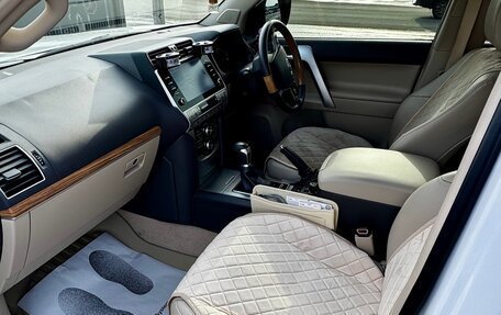 Toyota Land Cruiser Prado 150 рестайлинг 2, 2021 год, 5 899 000 рублей, 12 фотография