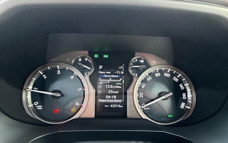 Toyota Land Cruiser Prado 150 рестайлинг 2, 2021 год, 5 899 000 рублей, 33 фотография