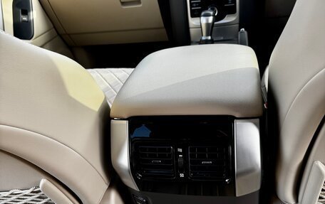 Toyota Land Cruiser Prado 150 рестайлинг 2, 2021 год, 5 899 000 рублей, 34 фотография