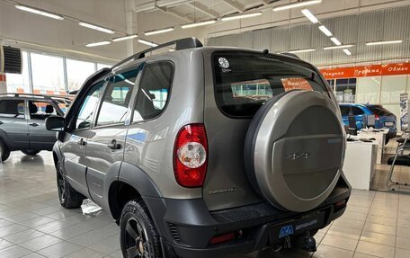 Chevrolet Niva I рестайлинг, 2018 год, 930 000 рублей, 6 фотография