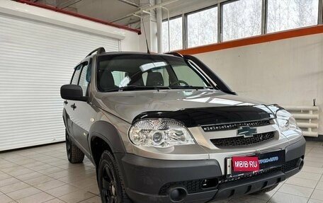 Chevrolet Niva I рестайлинг, 2018 год, 930 000 рублей, 3 фотография