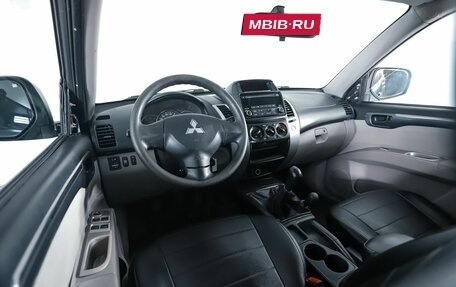 Mitsubishi Pajero Sport II рестайлинг, 2015 год, 1 480 000 рублей, 10 фотография