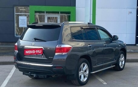 Toyota Highlander III, 2011 год, 2 150 000 рублей, 5 фотография