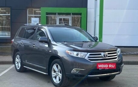 Toyota Highlander III, 2011 год, 2 150 000 рублей, 3 фотография