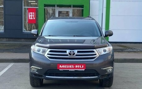 Toyota Highlander III, 2011 год, 2 150 000 рублей, 2 фотография