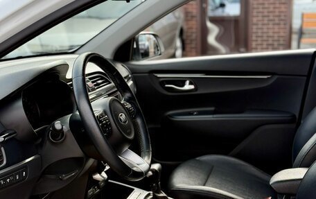 KIA Rio IV, 2018 год, 1 629 990 рублей, 9 фотография