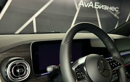 Mercedes-Benz V-Класс, 2024 год, 17 700 000 рублей, 21 фотография