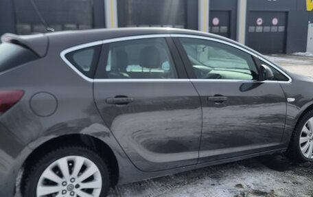 Opel Astra J, 2014 год, 975 000 рублей, 3 фотография