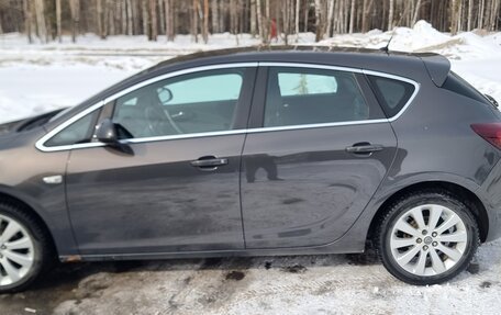Opel Astra J, 2014 год, 975 000 рублей, 4 фотография