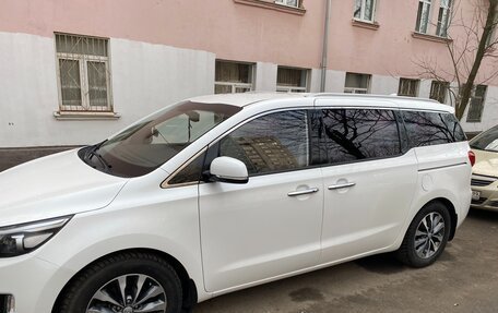 KIA Carnival III, 2017 год, 3 200 000 рублей, 6 фотография