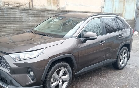 Toyota RAV4, 2022 год, 3 000 000 рублей, 3 фотография