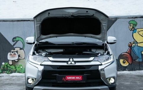 Mitsubishi Outlander III рестайлинг 3, 2016 год, 1 878 000 рублей, 16 фотография