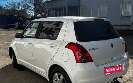 Suzuki Swift III, 2010 год, 700 000 рублей, 3 фотография