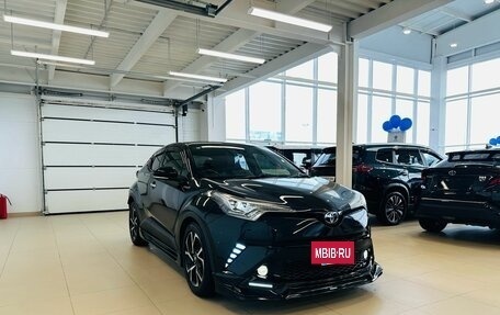 Toyota C-HR I рестайлинг, 2018 год, 2 649 900 рублей, 8 фотография