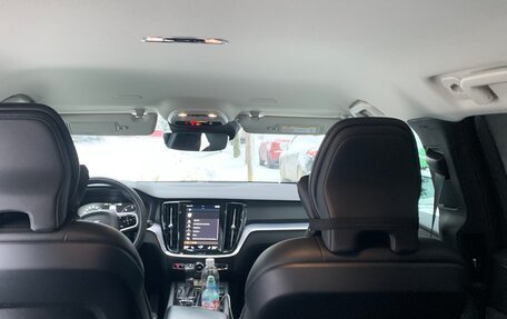 Volvo V60 II, 2019 год, 3 000 000 рублей, 8 фотография