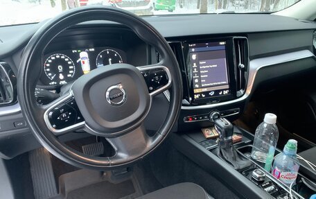 Volvo V60 II, 2019 год, 3 000 000 рублей, 6 фотография