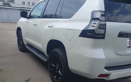 Toyota Land Cruiser Prado 150 рестайлинг 2, 2021 год, 6 300 000 рублей, 1 фотография