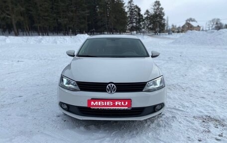 Volkswagen Jetta VI, 2013 год, 1 050 000 рублей, 3 фотография