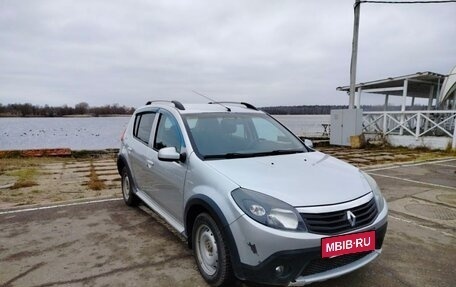 Renault Sandero I, 2013 год, 580 000 рублей, 2 фотография