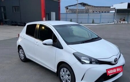 Toyota Vitz, 2014 год, 990 000 рублей, 5 фотография