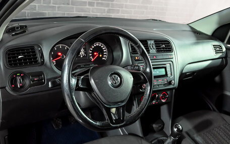 Volkswagen Polo VI (EU Market), 2015 год, 900 000 рублей, 12 фотография