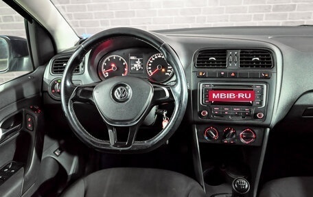 Volkswagen Polo VI (EU Market), 2015 год, 900 000 рублей, 16 фотография