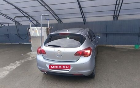 Opel Astra J, 2011 год, 900 000 рублей, 8 фотография