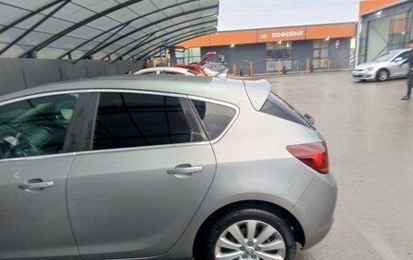 Opel Astra J, 2011 год, 900 000 рублей, 24 фотография