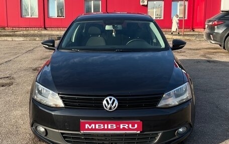 Volkswagen Jetta VI, 2014 год, 1 170 000 рублей, 2 фотография