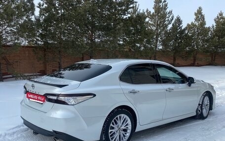 Toyota Camry, 2019 год, 3 450 000 рублей, 2 фотография