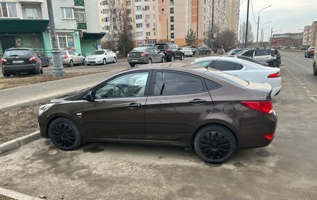 Hyundai Solaris II рестайлинг, 2015 год, 1 000 000 рублей, 3 фотография