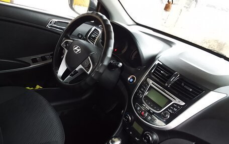 Hyundai Solaris II рестайлинг, 2012 год, 540 000 рублей, 7 фотография