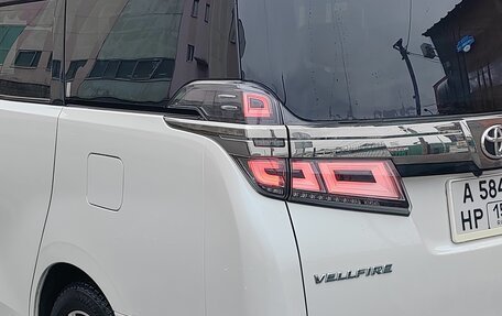 Toyota Vellfire II, 2019 год, 3 фотография