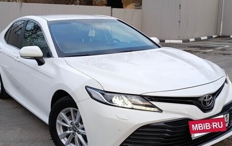 Toyota Camry, 2020 год, 2 700 000 рублей, 6 фотография