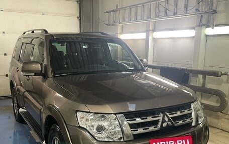 Mitsubishi Pajero IV, 2011 год, 1 500 000 рублей, 2 фотография