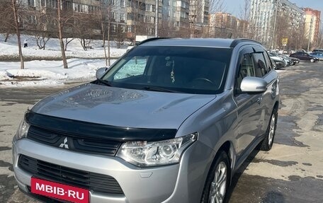 Mitsubishi Outlander III рестайлинг 3, 2012 год, 1 590 000 рублей, 1 фотография