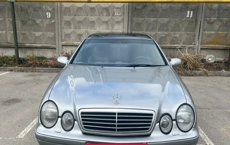 Mercedes-Benz CLK-Класс, 1999 год, 670 000 рублей, 4 фотография