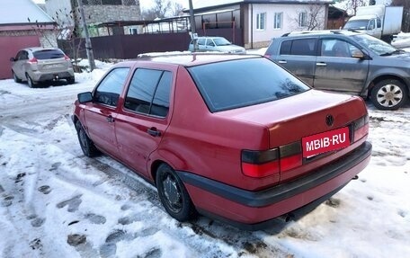 Volkswagen Vento, 1995 год, 150 000 рублей, 1 фотография