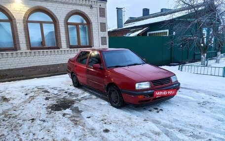 Volkswagen Vento, 1995 год, 150 000 рублей, 2 фотография