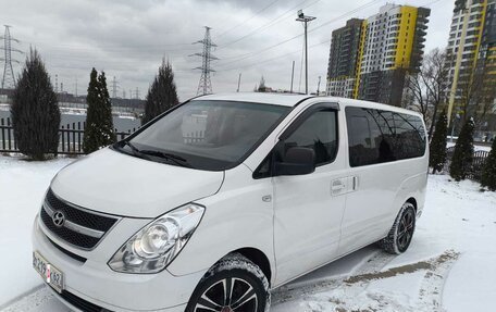 Hyundai Grand Starex Grand Starex I рестайлинг 2, 2015 год, 2 199 000 рублей, 2 фотография