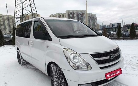 Hyundai Grand Starex Grand Starex I рестайлинг 2, 2015 год, 2 199 000 рублей, 3 фотография