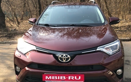 Toyota RAV4, 2015 год, 3 150 000 рублей, 9 фотография