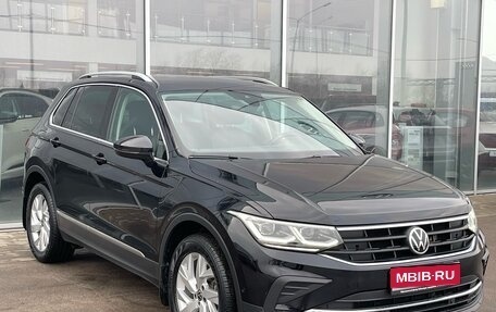 Volkswagen Tiguan II, 2021 год, 3 750 000 рублей, 1 фотография