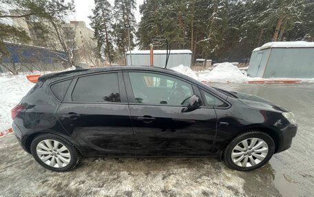 Opel Astra J, 2011 год, 700 000 рублей, 4 фотография