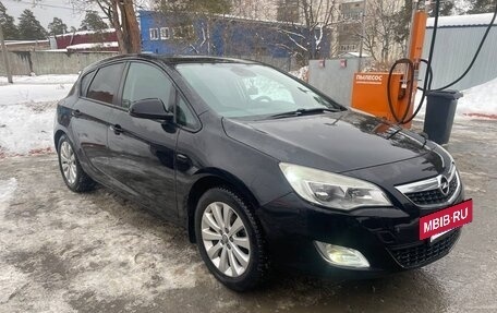 Opel Astra J, 2011 год, 700 000 рублей, 3 фотография