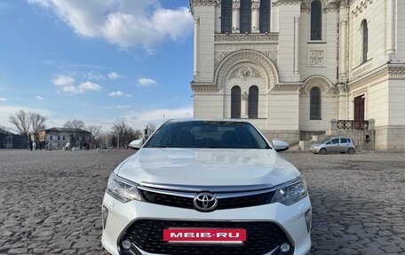 Toyota Camry, 2017 год, 2 580 000 рублей, 2 фотография