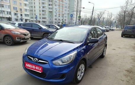 Hyundai Solaris II рестайлинг, 2012 год, 730 000 рублей, 3 фотография